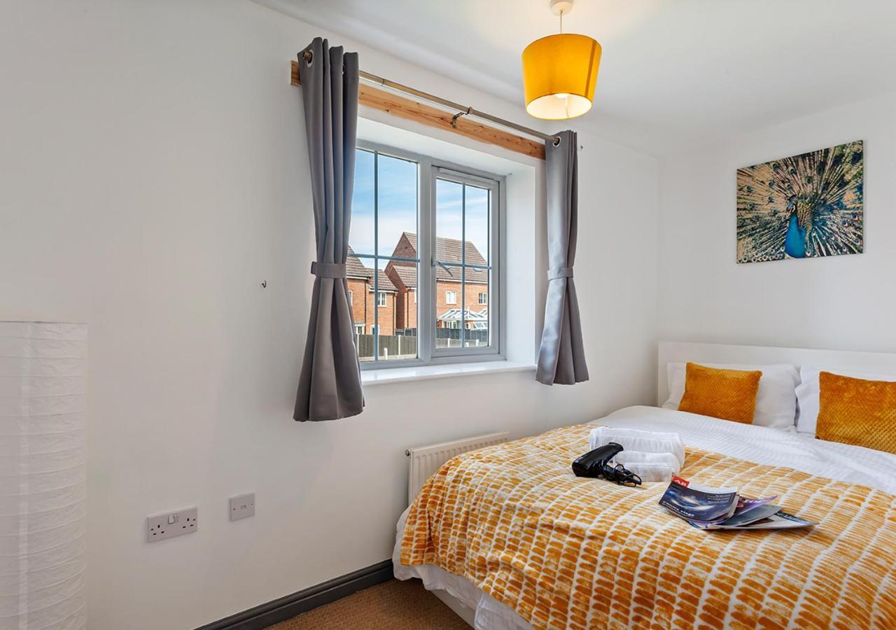 Stay Near Airport & Nec, The Leyburn Birmingham Bagian luar foto