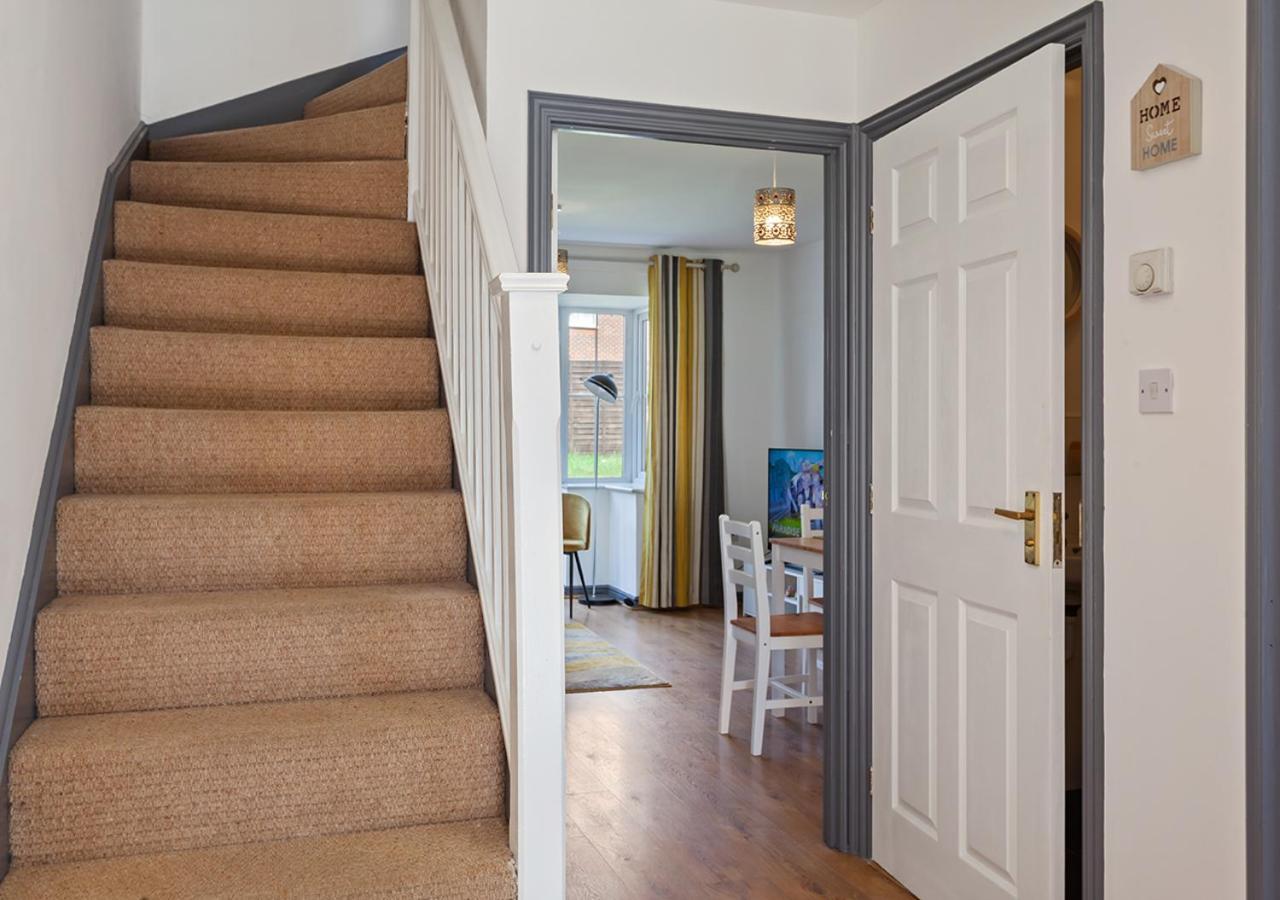 Stay Near Airport & Nec, The Leyburn Birmingham Bagian luar foto